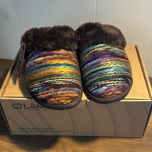 NEW Lamo Slippers